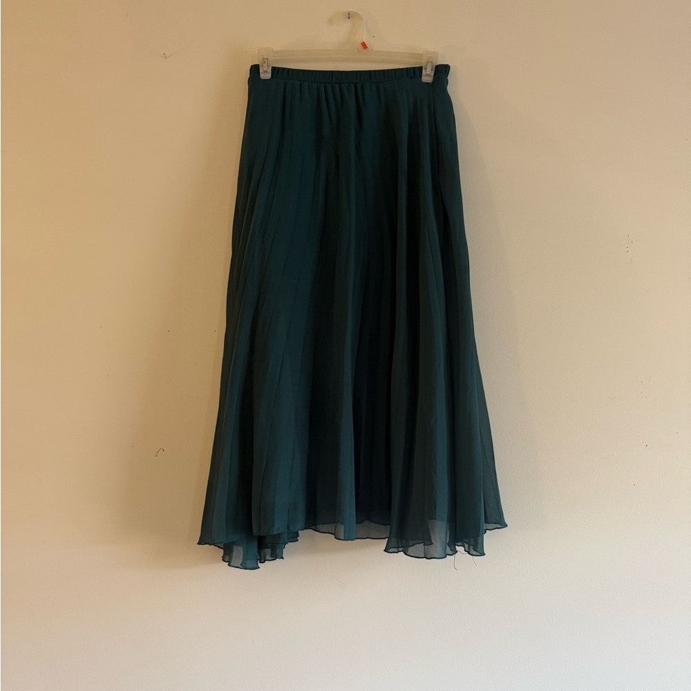 Size Medium dark green midi skirt